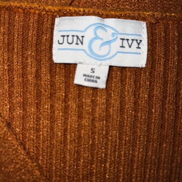 Jun & Ivy golden orange cropped long sleeve button down sweater size S small - Picture 3 of 5